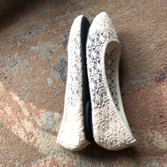 Women’s size 9 Charles Albert Breathable Crochet Lace Ballet Flat -ivory - Picture 4 of 8